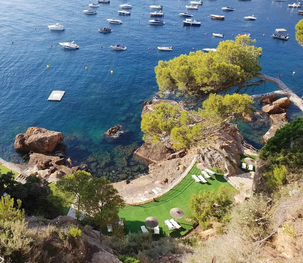 CAP SA SAL BEGUR primera línea de mar con terraza